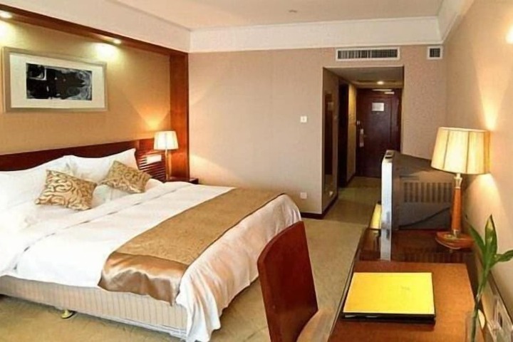 Room 2 of 26