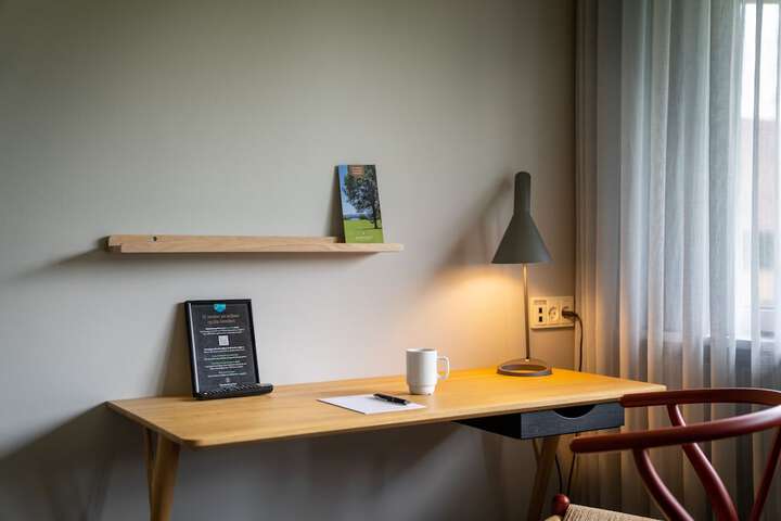 Room 11 of 40