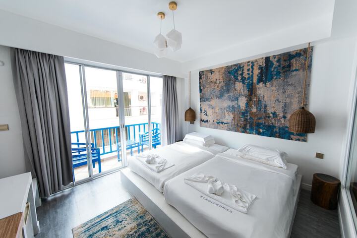 Room 5 of 31