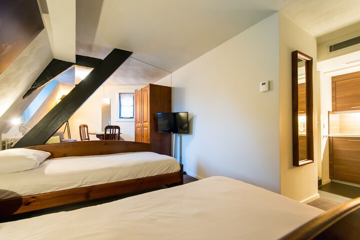 Room 6 of 57