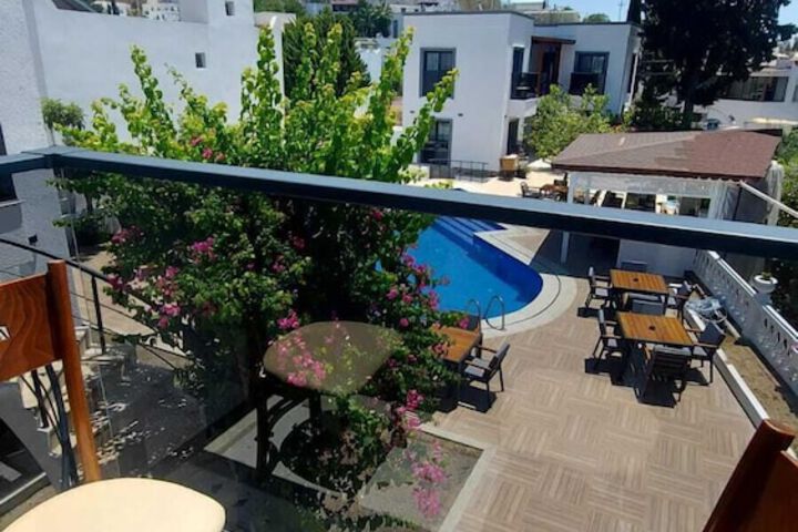Terrace/Patio 23 of 34