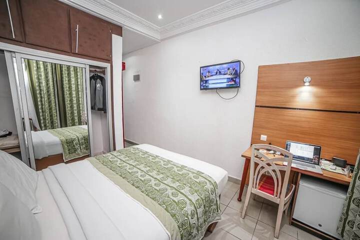 Room 6 of 41
