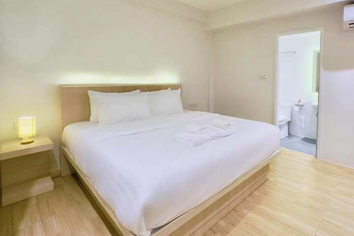 Room 15 of 25