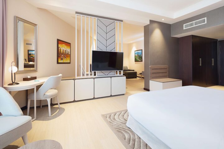 Room 13 of 91