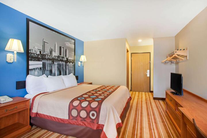 1 King Bed (9 of 13)