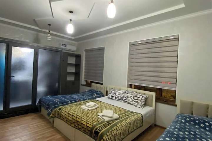Room 10 of 37