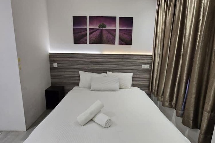 Room 11 of 29