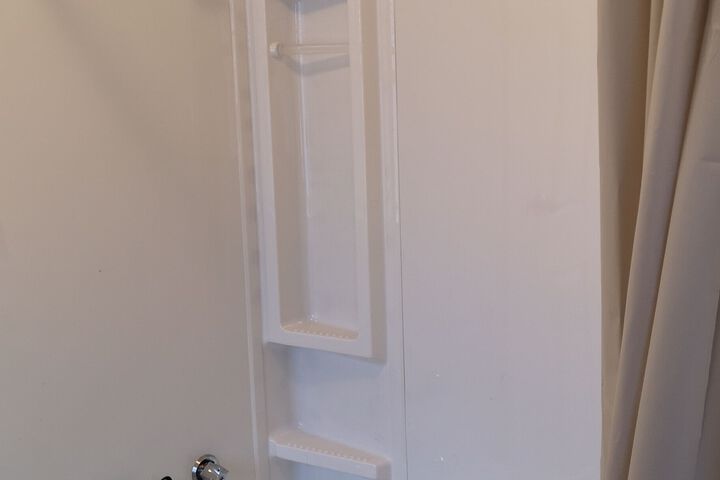 Room 6 of 12