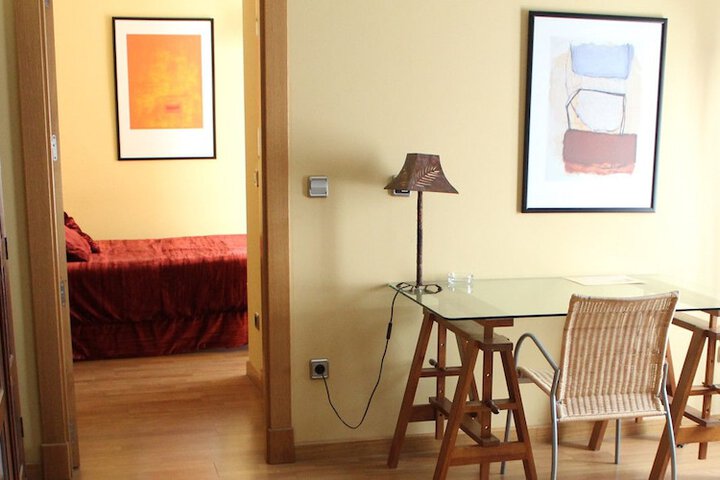 Room 4 of 12
