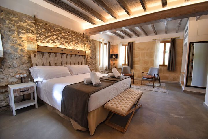 Room 4 of 40