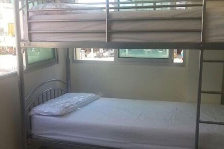 Room 6 of 25