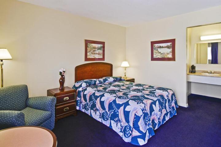 2 Double Beds (2 of 6)