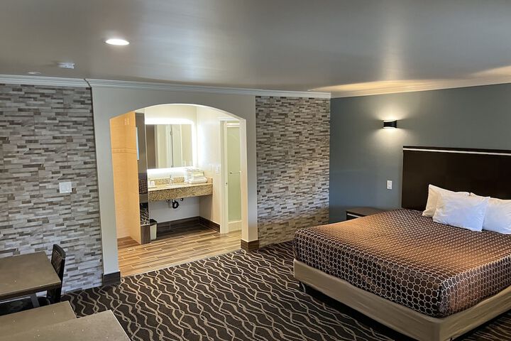 Room 31 of 66