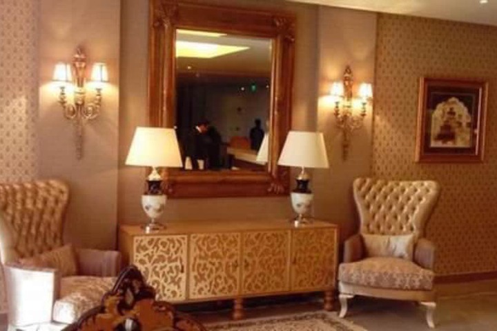 Room 14 of 27