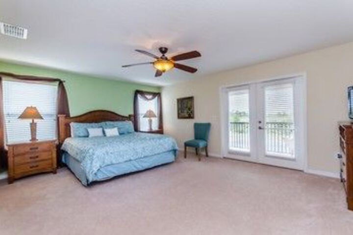 Room 11 of 25