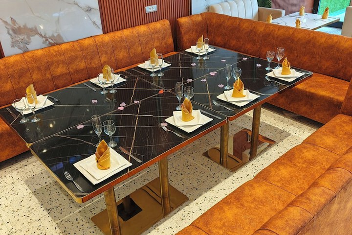 Dining 63 of 99