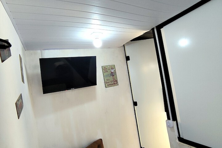 Room 17 of 46
