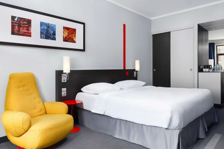 Room 34 of 140
