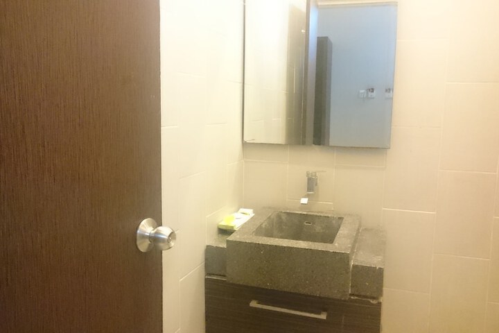 Room 12 of 19