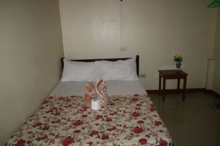 Room 27 of 48