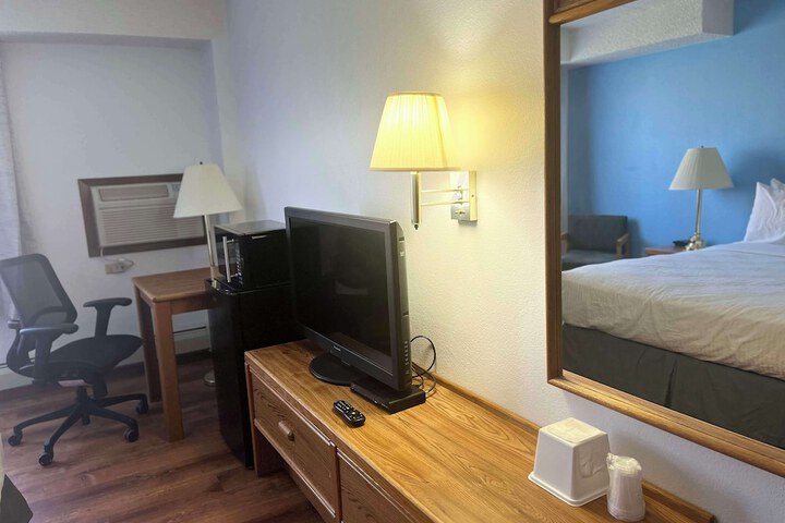 Room 16 of 33