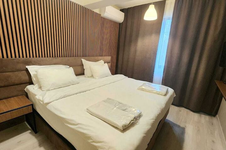 Room 16 of 33