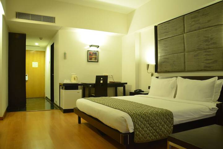 Room 10 of 40