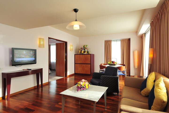 Room 17 of 40