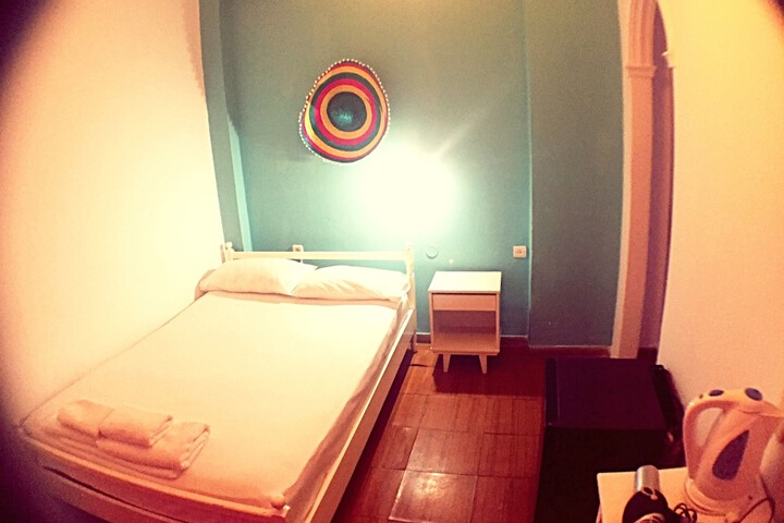 Room 8 of 72