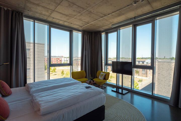 Room 25 of 53