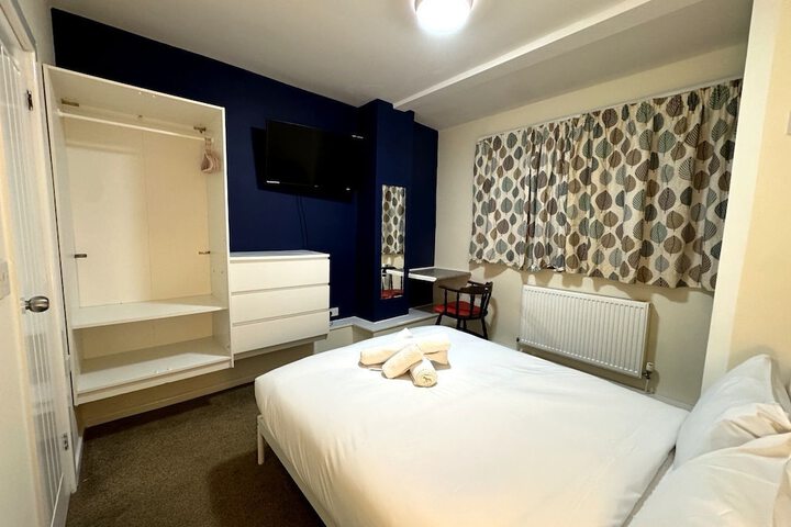 Room 52 of 97