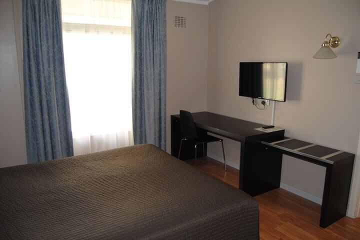 Room 11 of 40