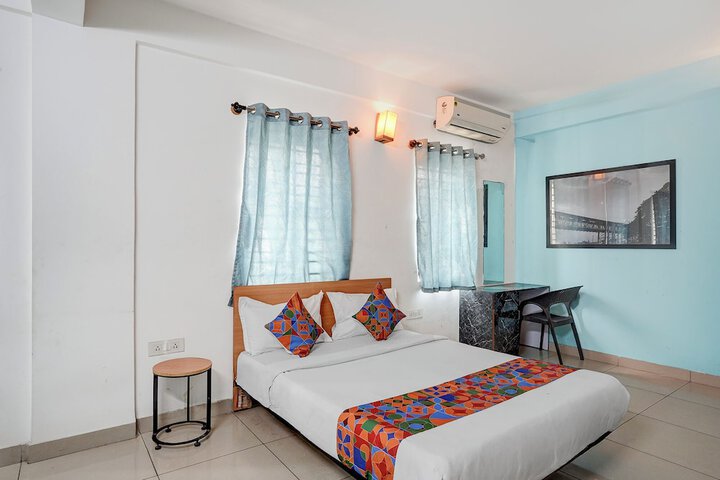 Room 10 of 33