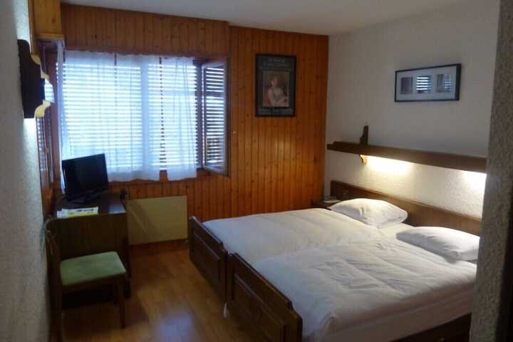 Room 14 of 21