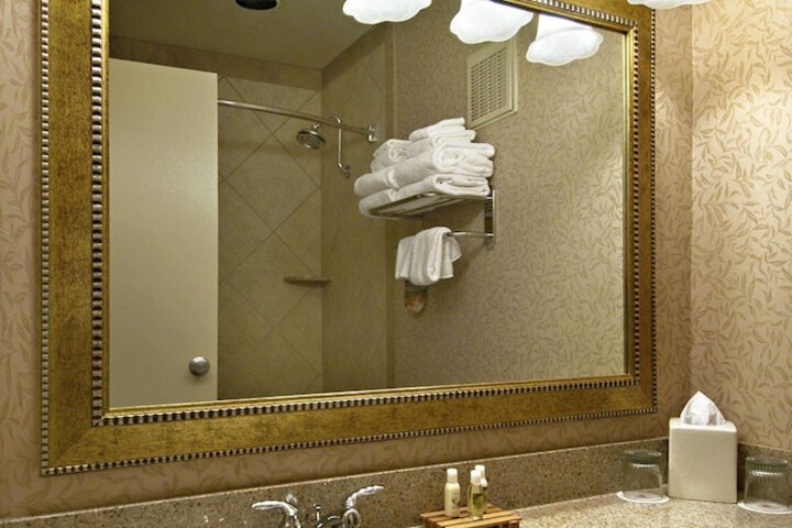 Room 4 of 25