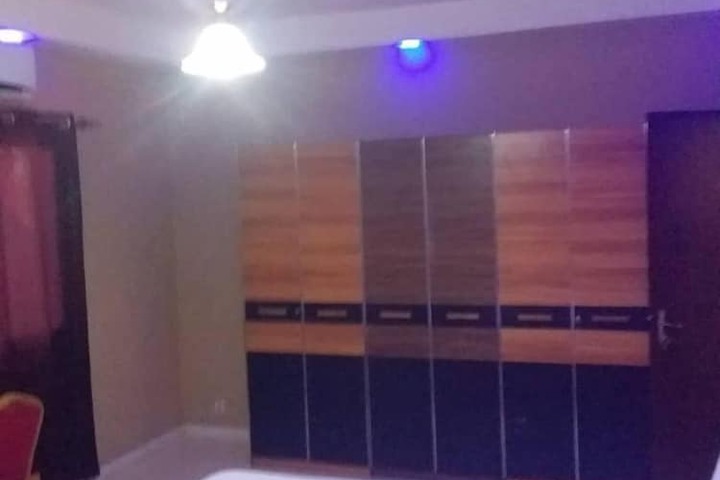 Room 14 of 28