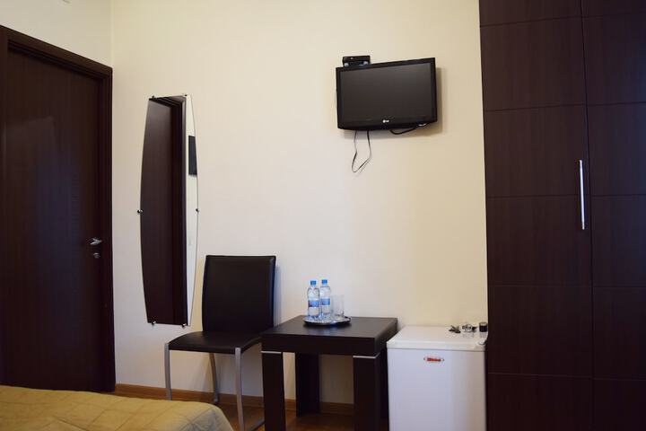 Room 32 of 85