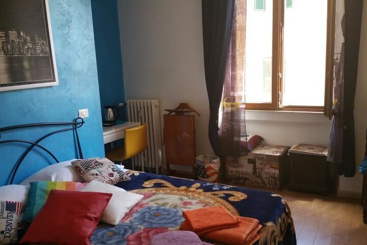 Room 11 of 38