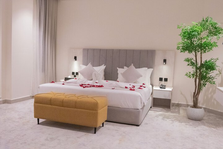 Room 4 of 63