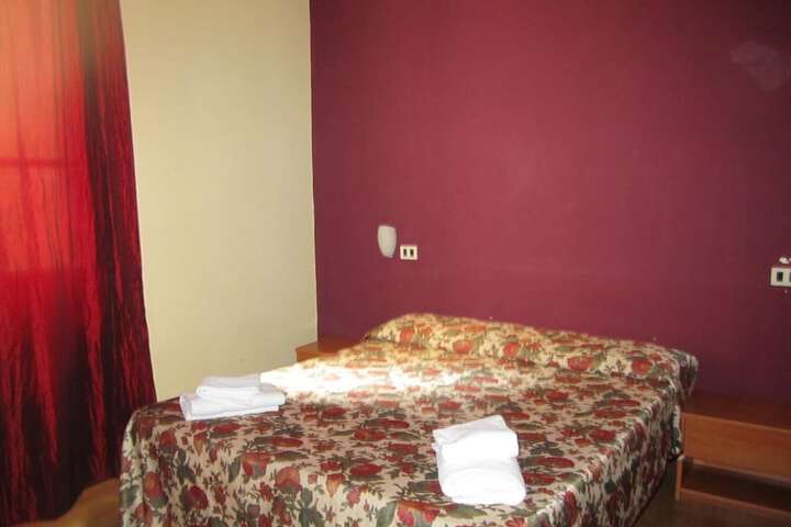 Room 14 of 36