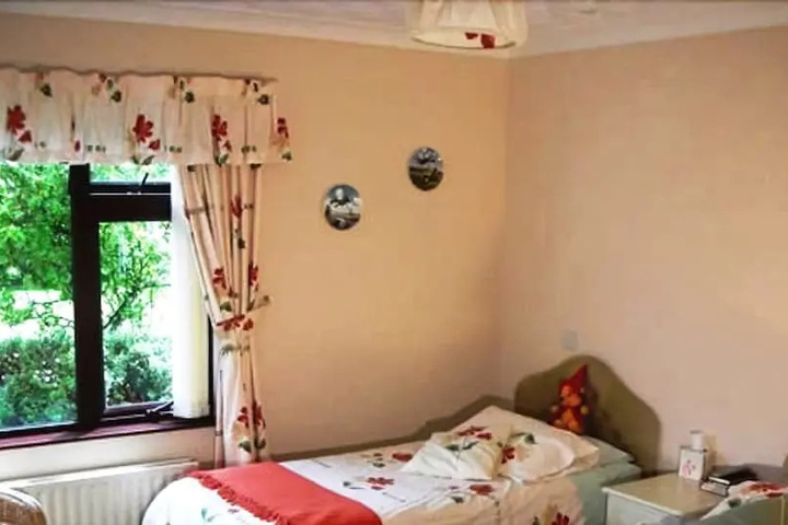 Room 3 of 10
