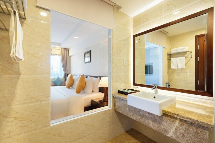 Room 100 of 149