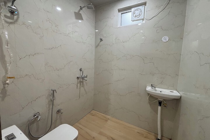 Room 12 of 18