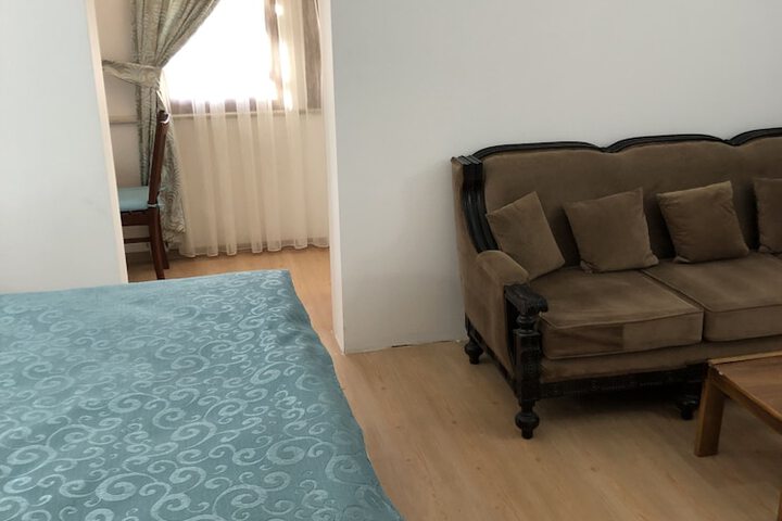Room 30 of 115