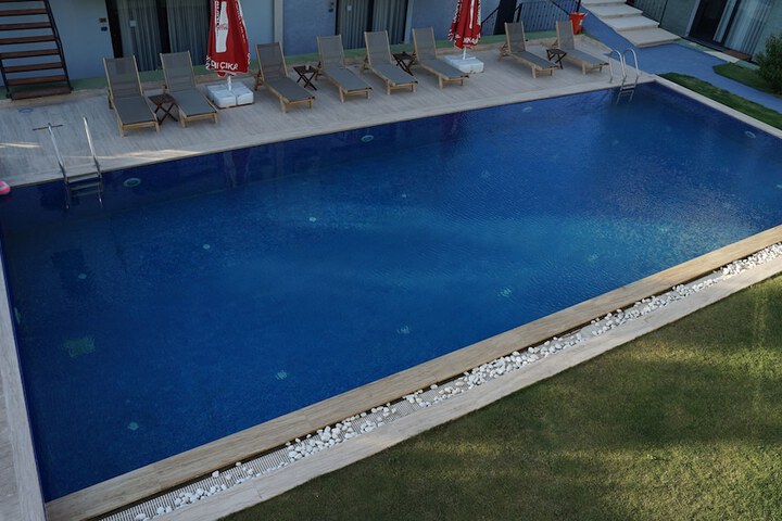 Pool 121 of 139