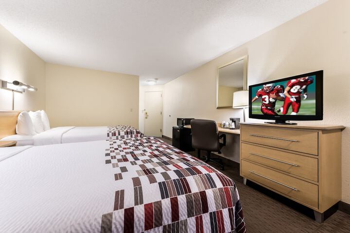 2 Double Beds (2 of 6)