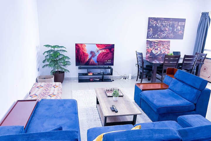 Room 6 of 11