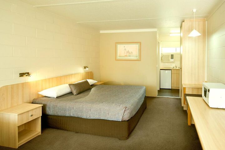Room 6 of 35