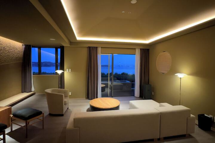 Room 45 of 98