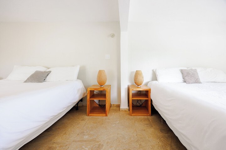 Room 35 of 171